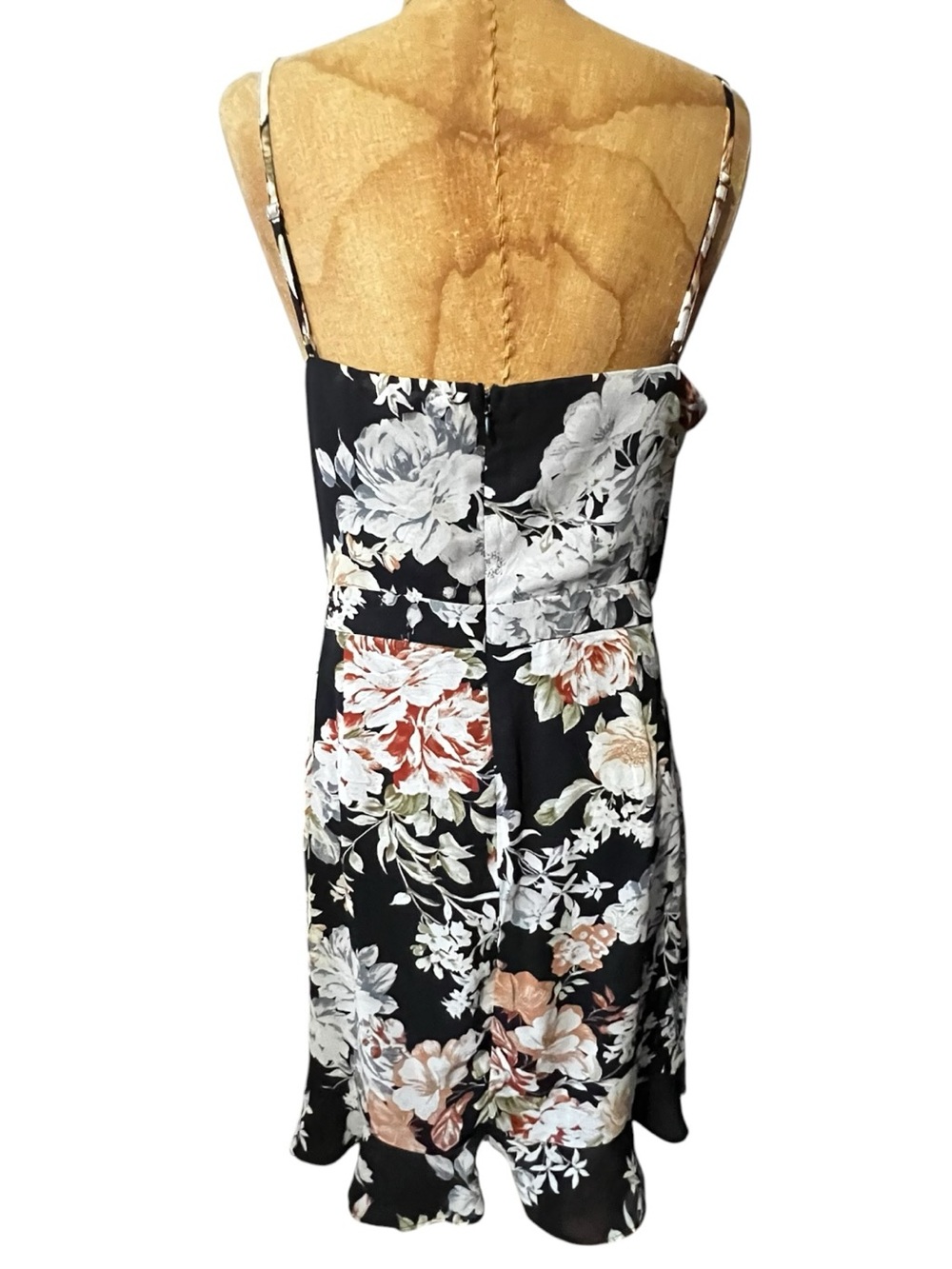 Lulu's Black Floral Spaghetti Strap Ruched Mini Dress NWT XL - Picture 4 of 8